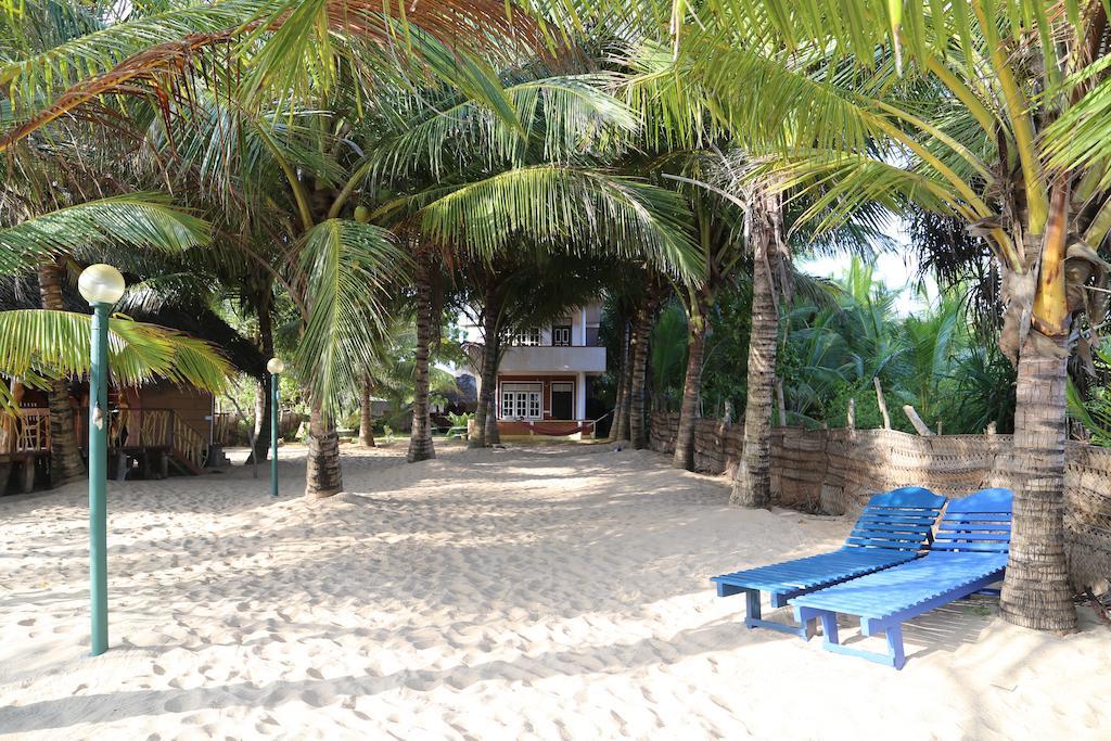 Lonely Beach Resort Тангале Екстериор снимка