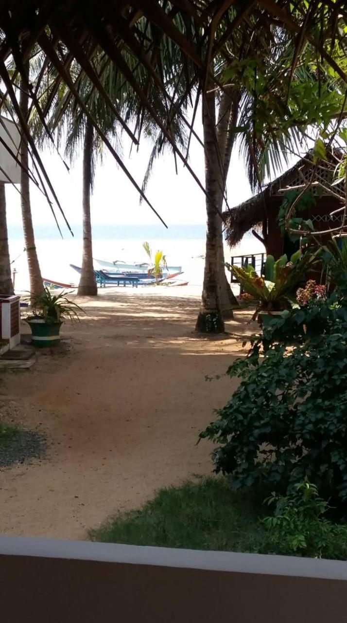 Lonely Beach Resort Тангале Екстериор снимка